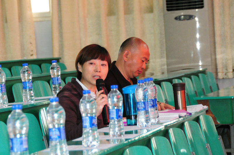 C:\Documents and Settings\Administrator\桌面\校园网宣传资料\高中英语学科素养研讨会5.jpg
