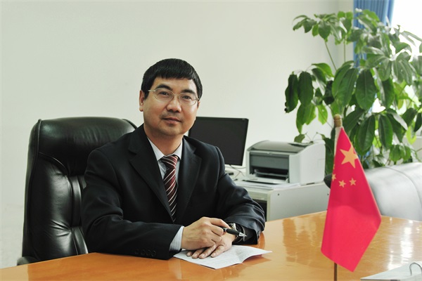 曾校长.jpg