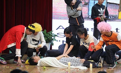 典范英语短剧表演2.jpg